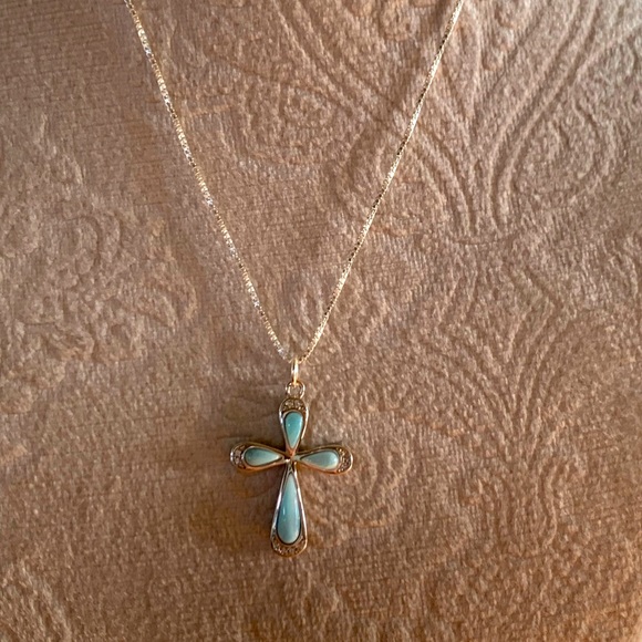 Blue Larimar Cross Pendant on an Italian Silver chain. - Picture 3 of 6